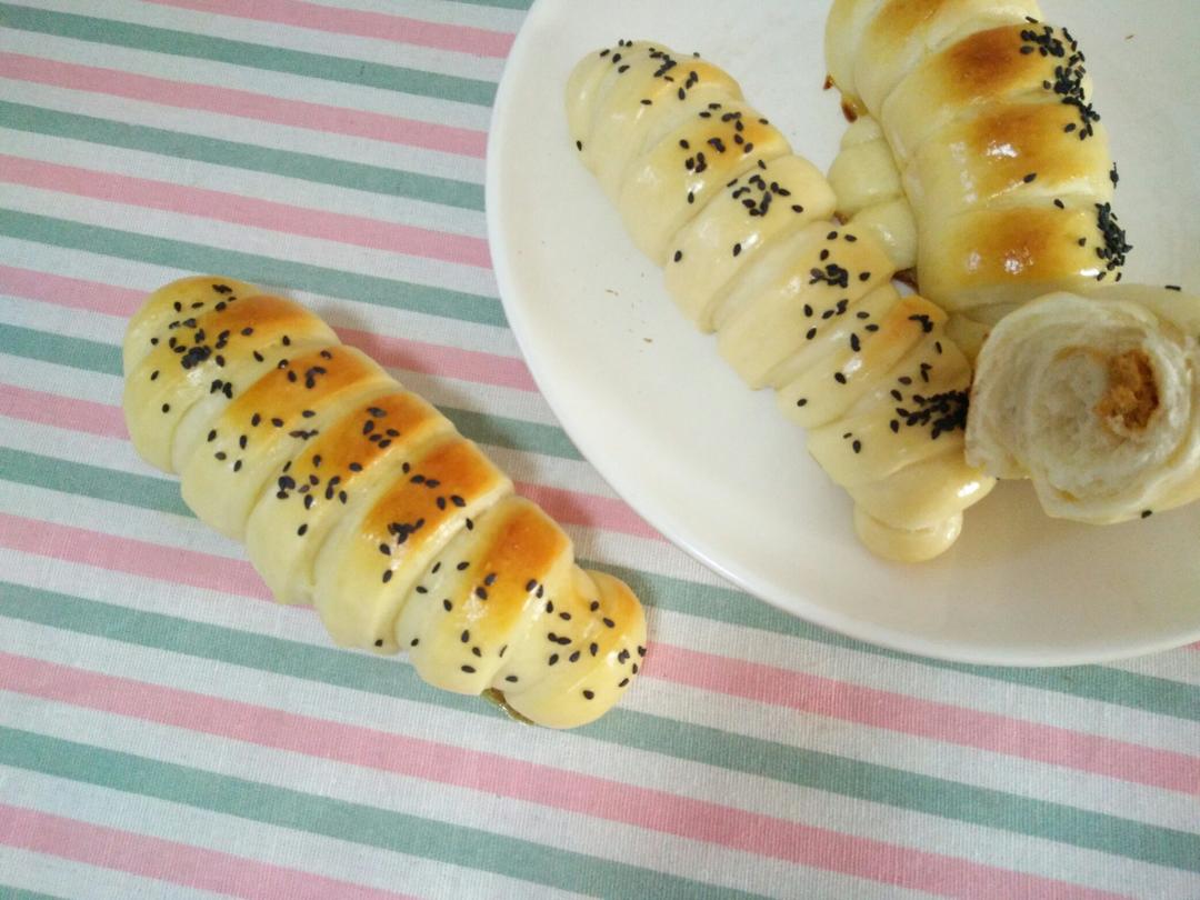 毛毛虫肉松面包
