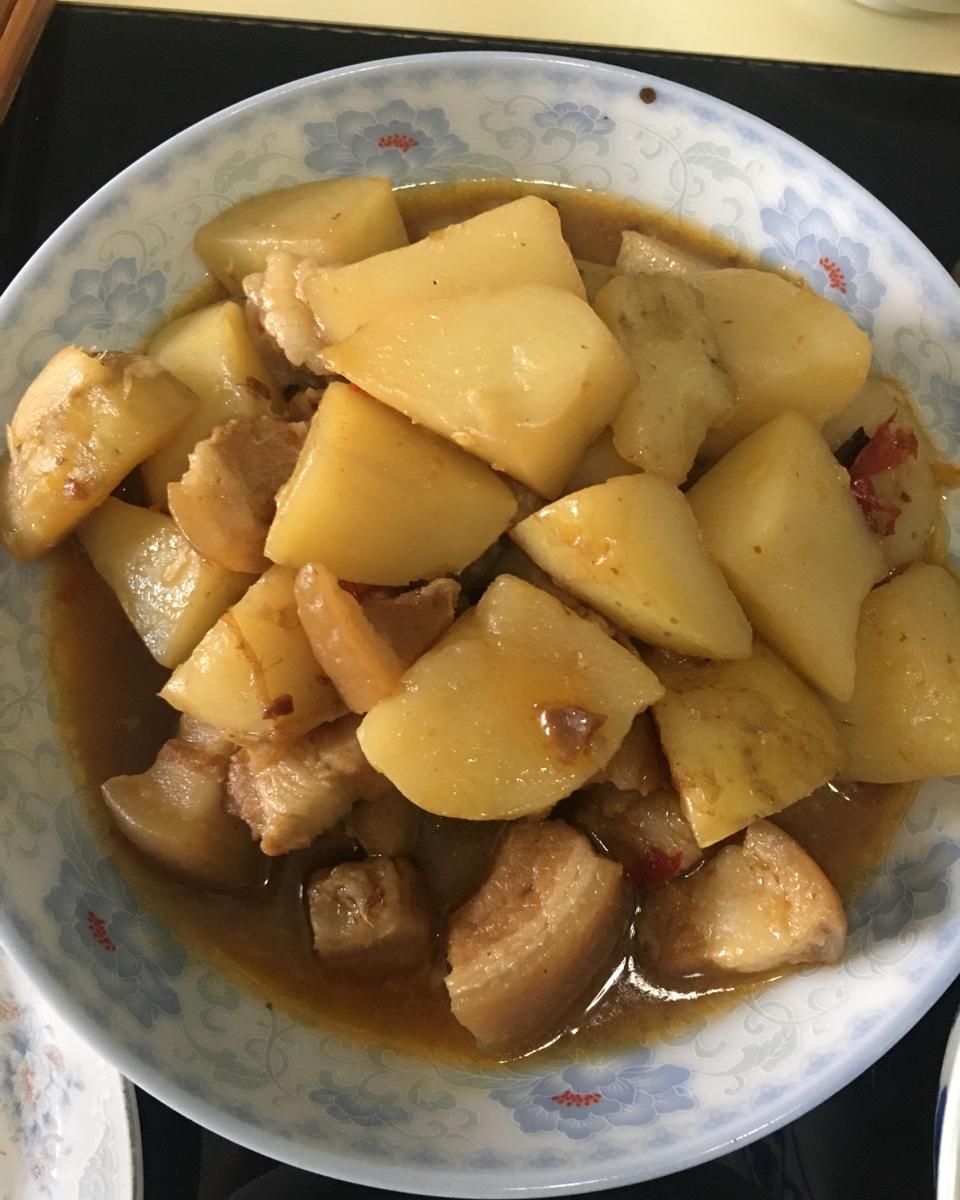 红烧肉炖土豆