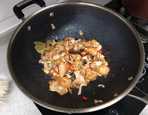 老式大锅菜🥬河南烩菜🥣猪肉炖粉条的做法 步骤4