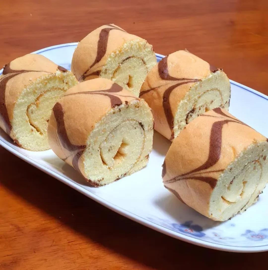 蛋糕卷这样做‼️不掉皮不开裂（小视频食谱）