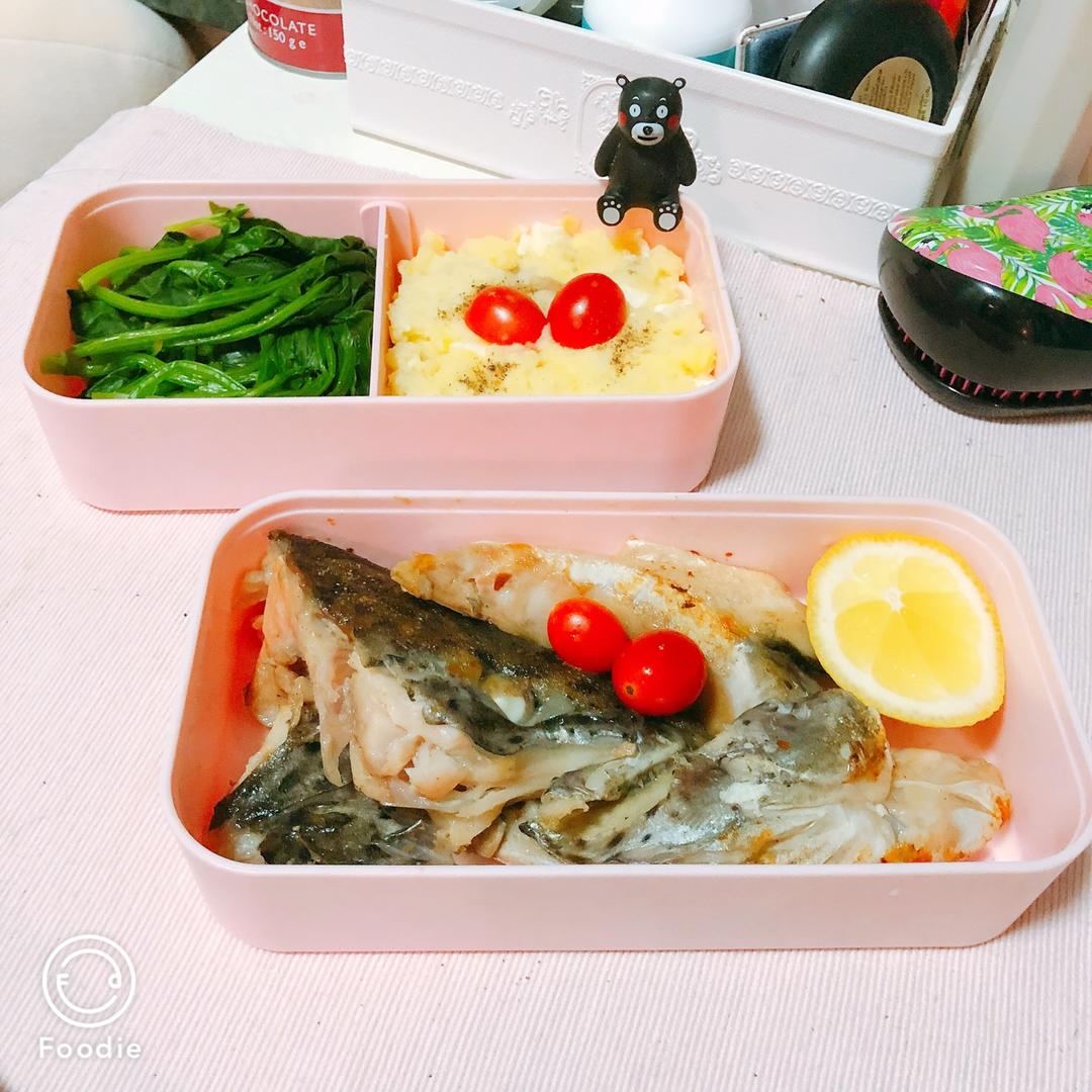 柠汁煎三文鱼头