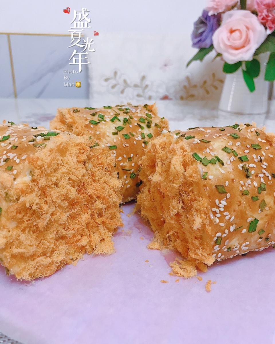 咸香可口液种香葱肉松面包卷