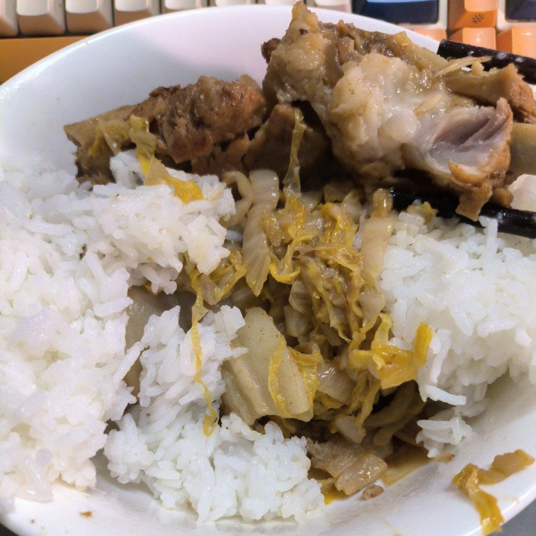 东北版酸菜炖大骨头（超简单，学不会你打我）