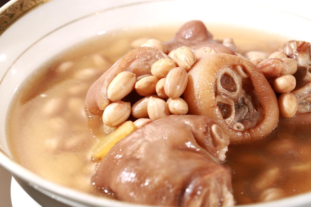 花生猪脚汤(电饭煲版)