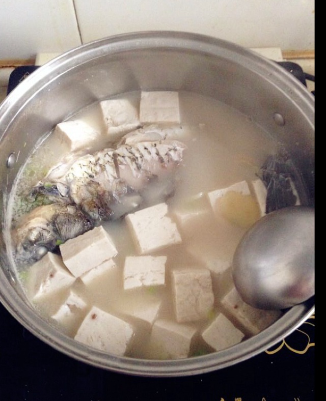 奶白鲫鱼汤