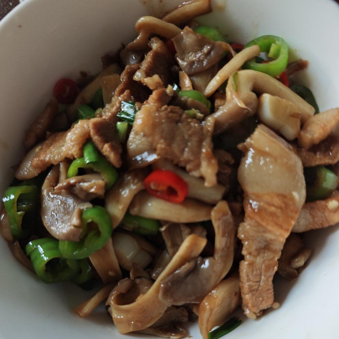 平菇炒肉片