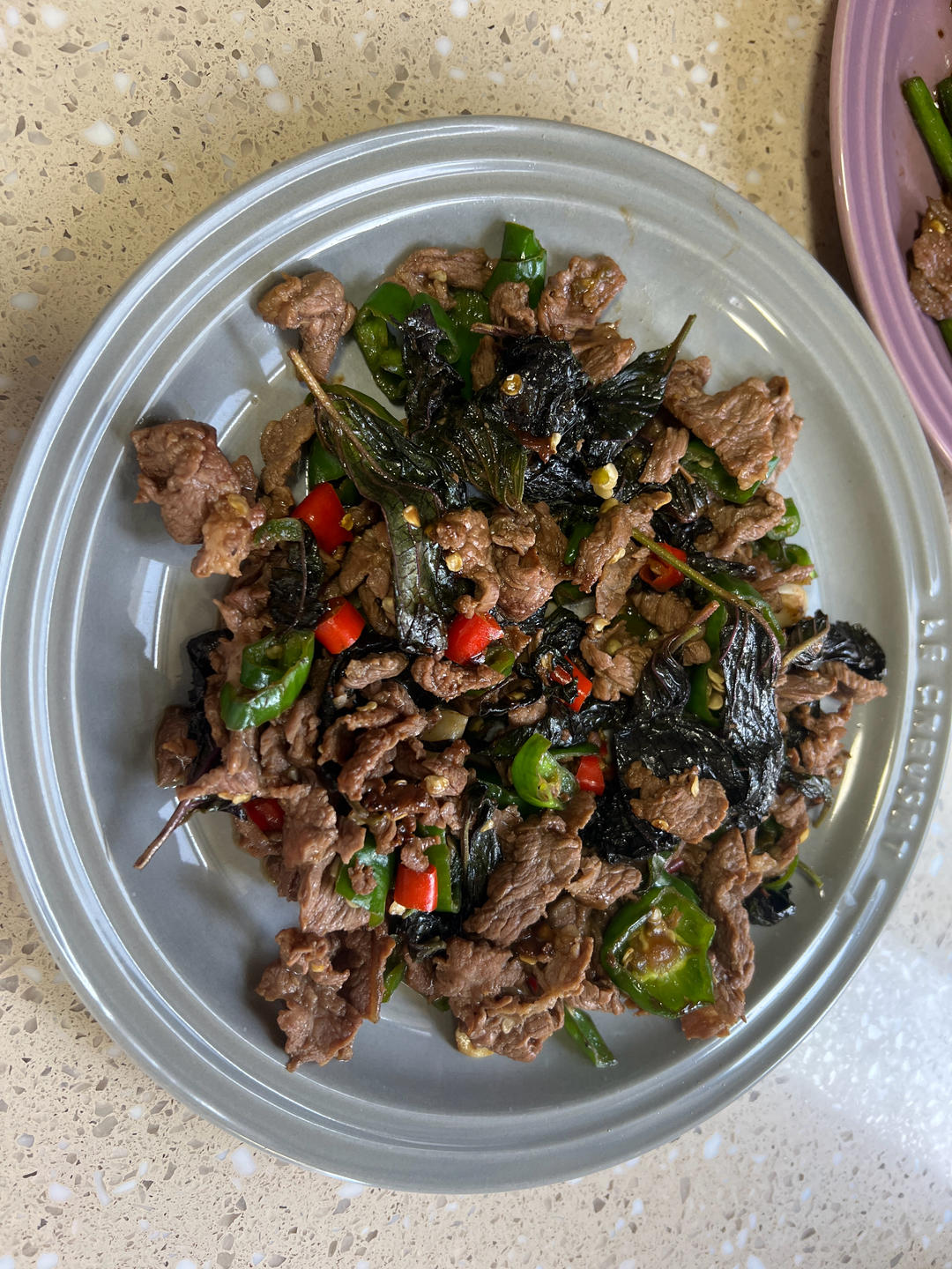 紫苏爆炒牛肉—隔着屏幕都能看得到的鲜嫩