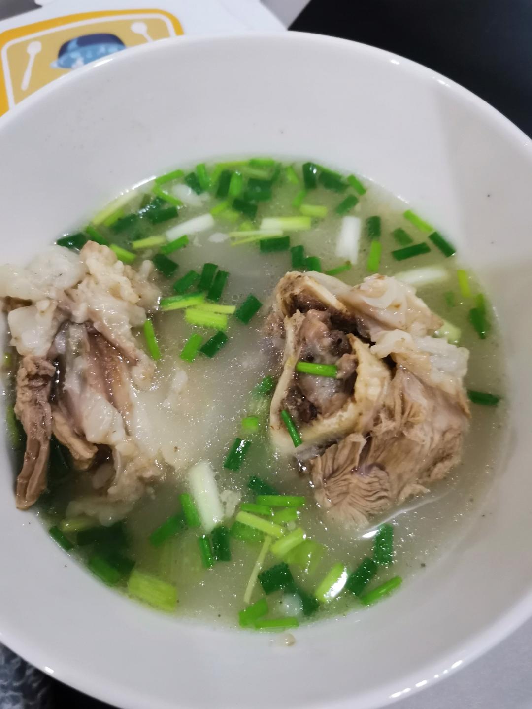 冬季不可少的一碗家常羊肉汤