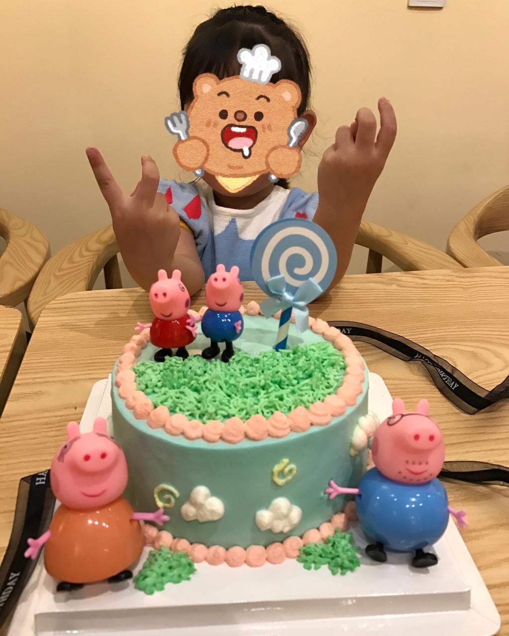 tyan是我做的小猪佩奇场景蛋糕