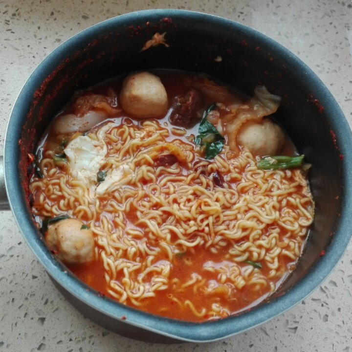 满足食欲的深夜秘密 森系浓香泡面