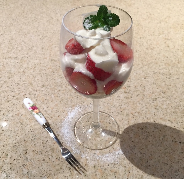 椰奶酒香草莓芝士杯（超快手呱呱杯）