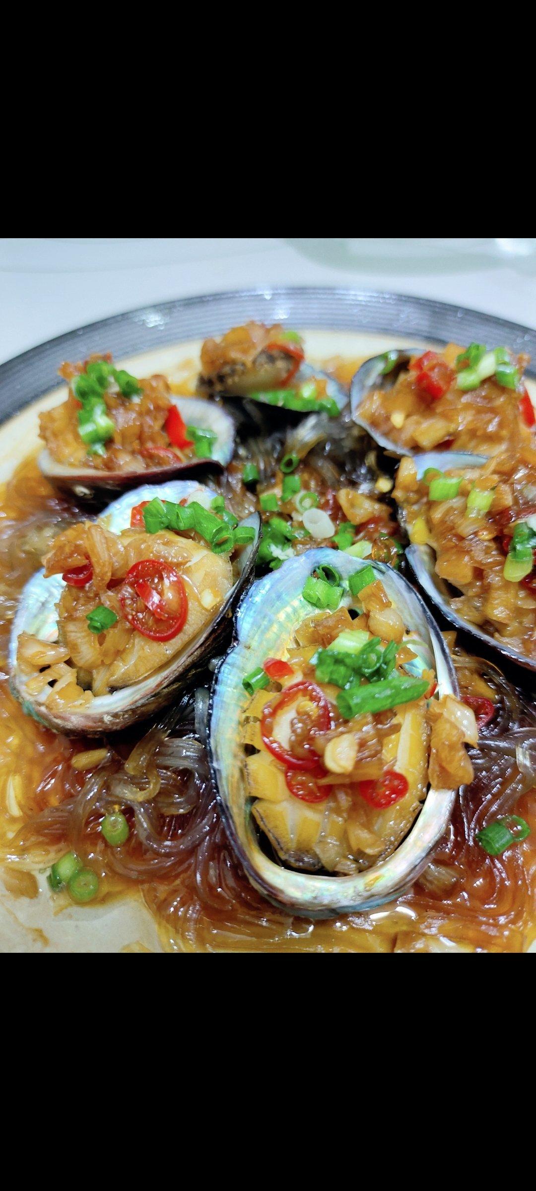 蒜蓉粉丝蒸鲍鱼