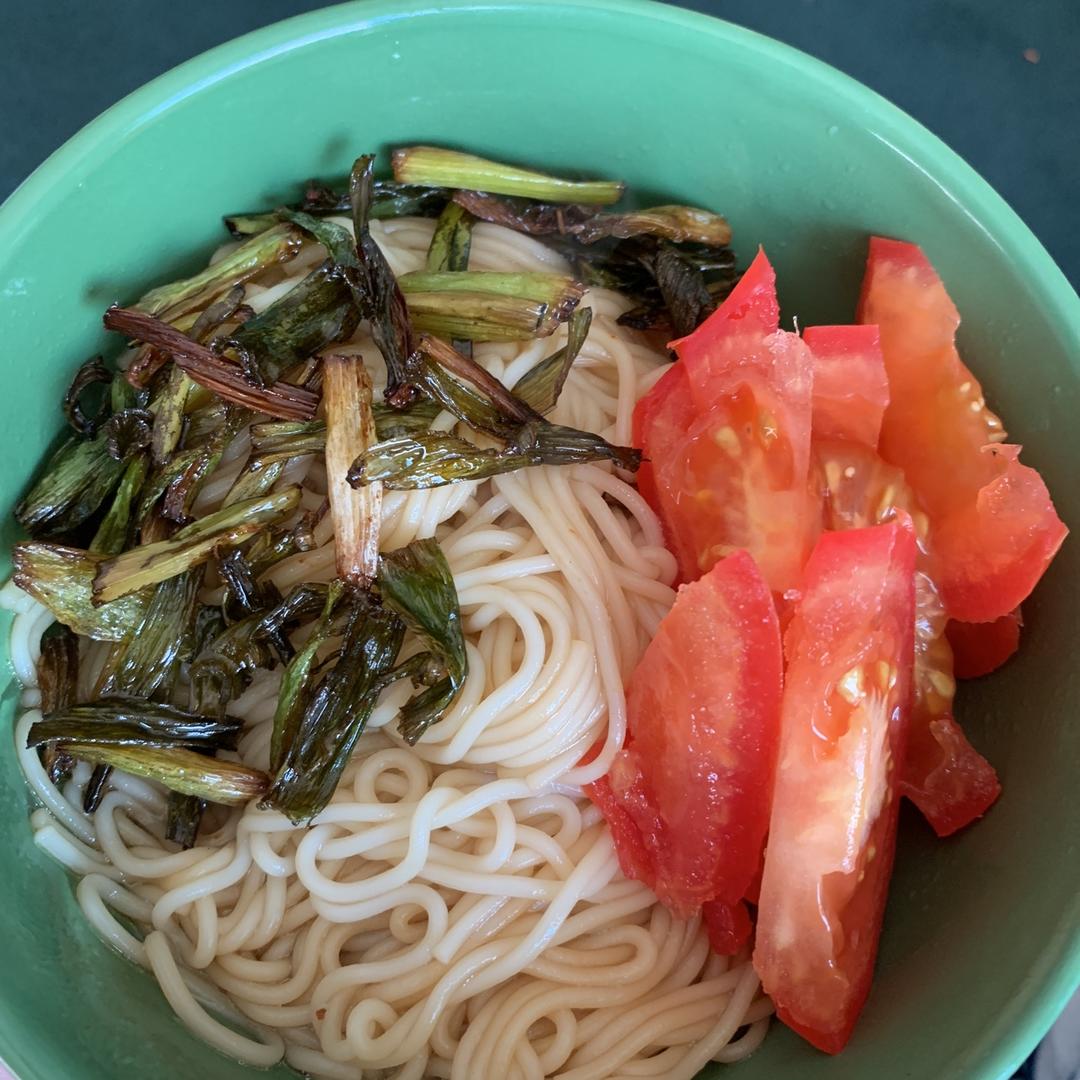 葱油拌面（快手简单，美味无敌）