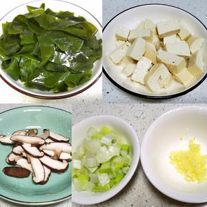 低脂海带豆腐汤的做法 步骤1