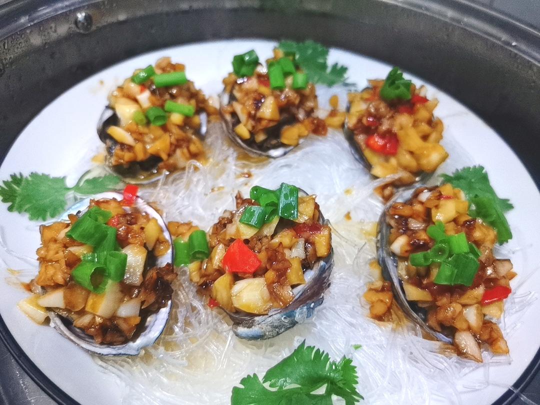 蒜蓉粉丝蒸鲍鱼的做法