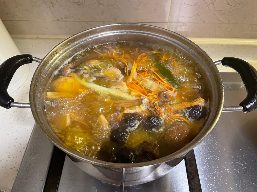 简单美味的菌菇鸡汤