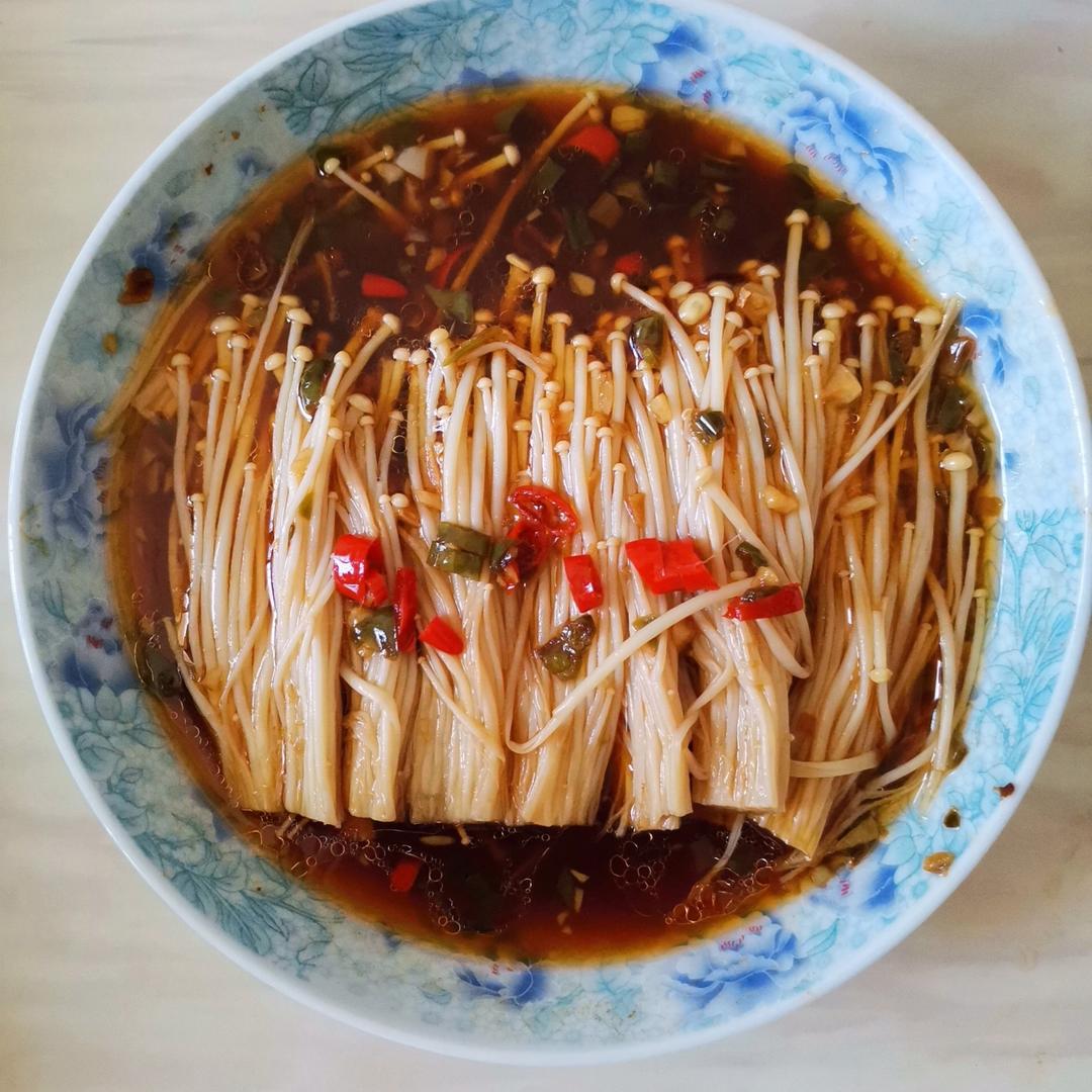 超级下饭的蒜蓉金针菇！好吃到爆