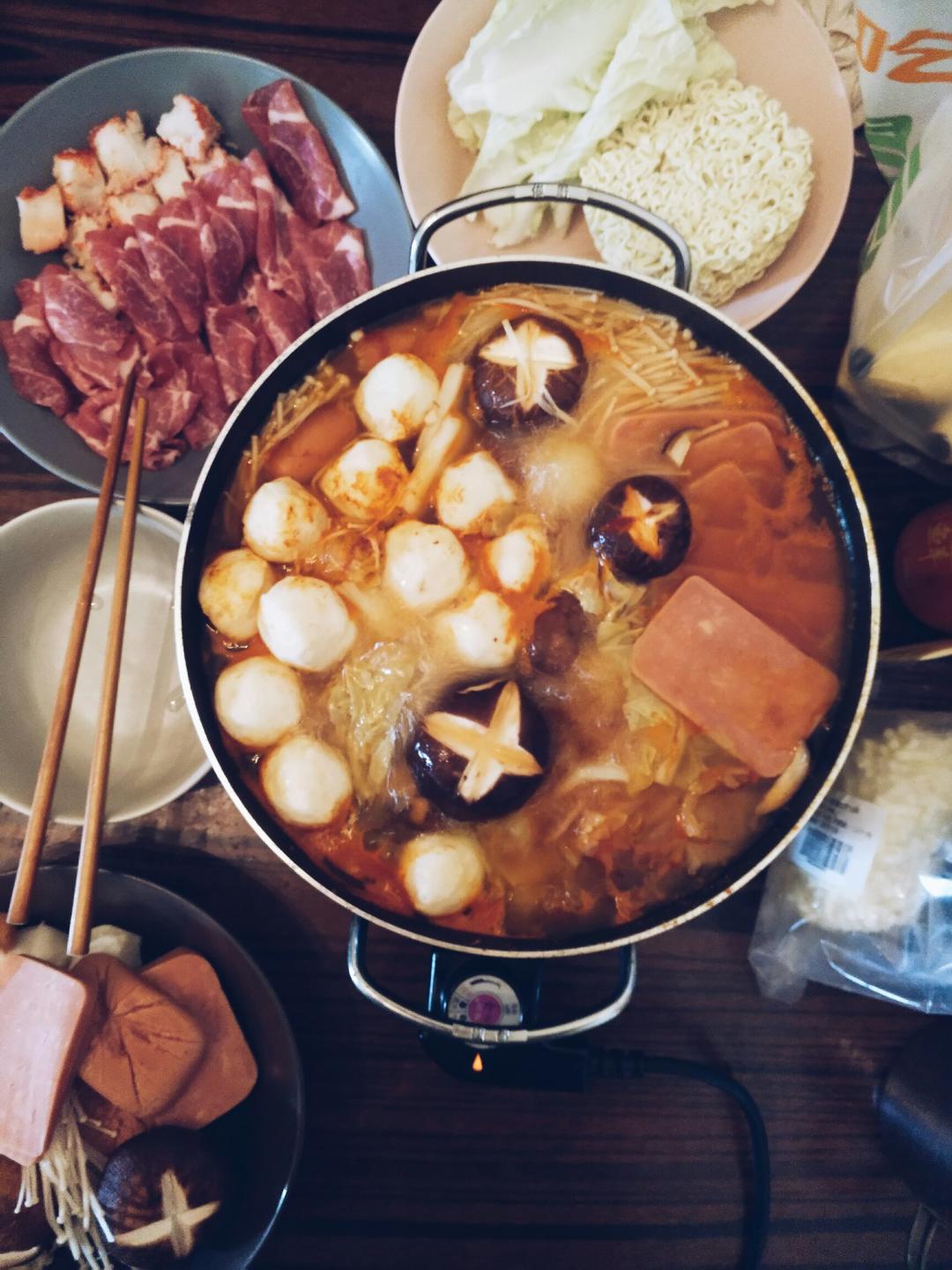 【芝士年糕火锅】