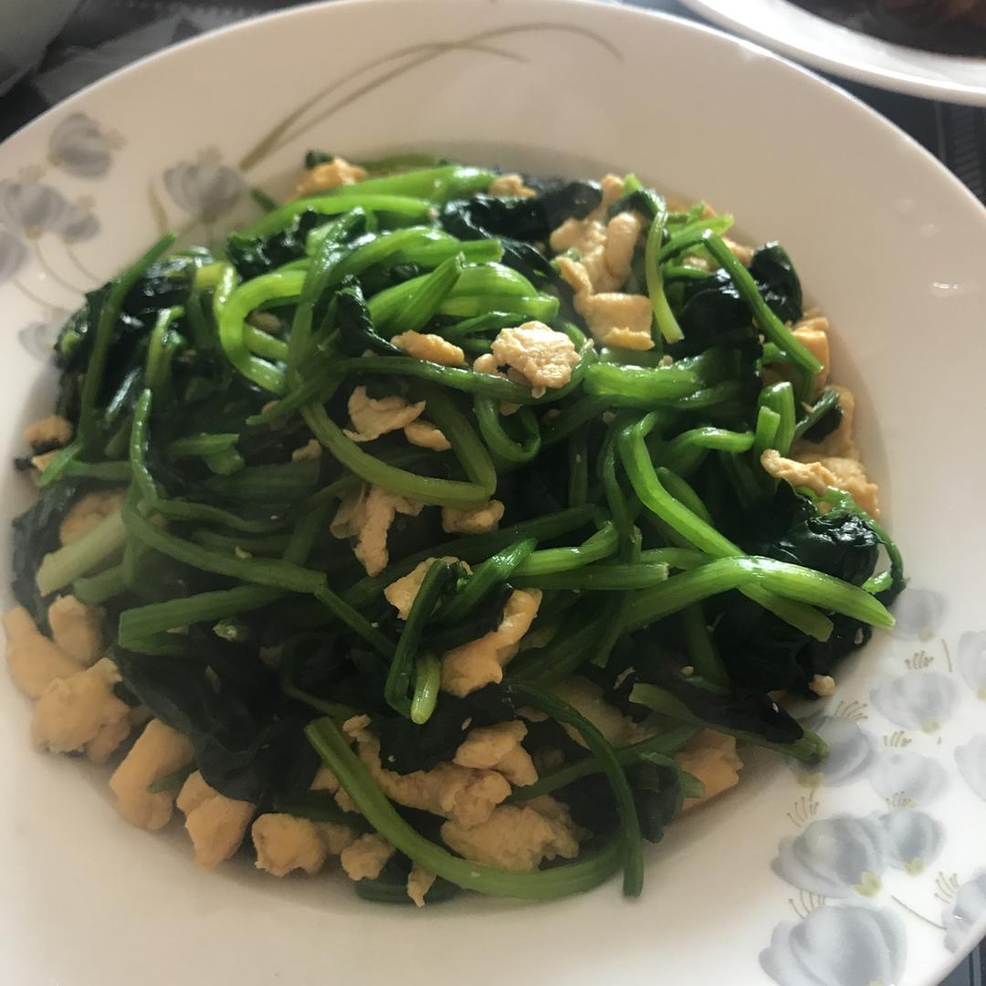 菠菜炒鸡蛋