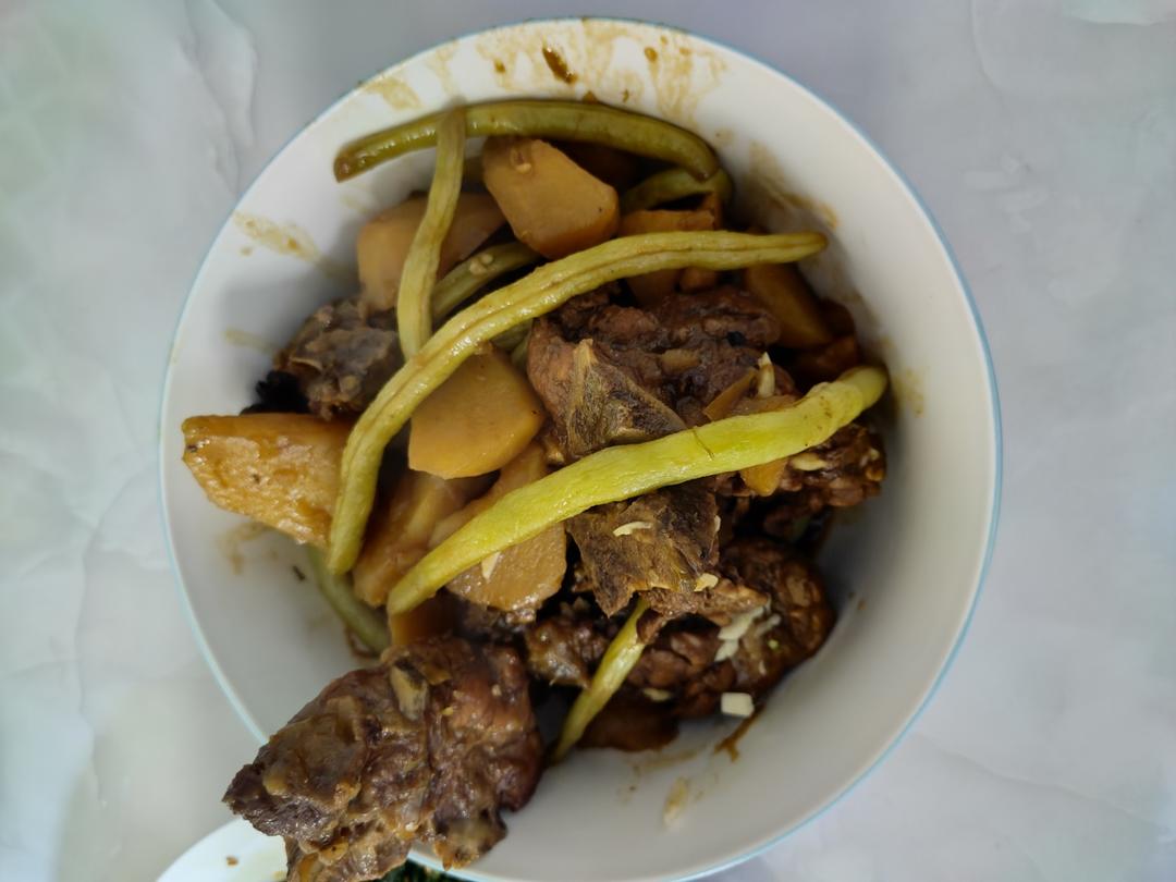 硬菜代表--排骨炖豆角土豆（豆角焖面胚子）
