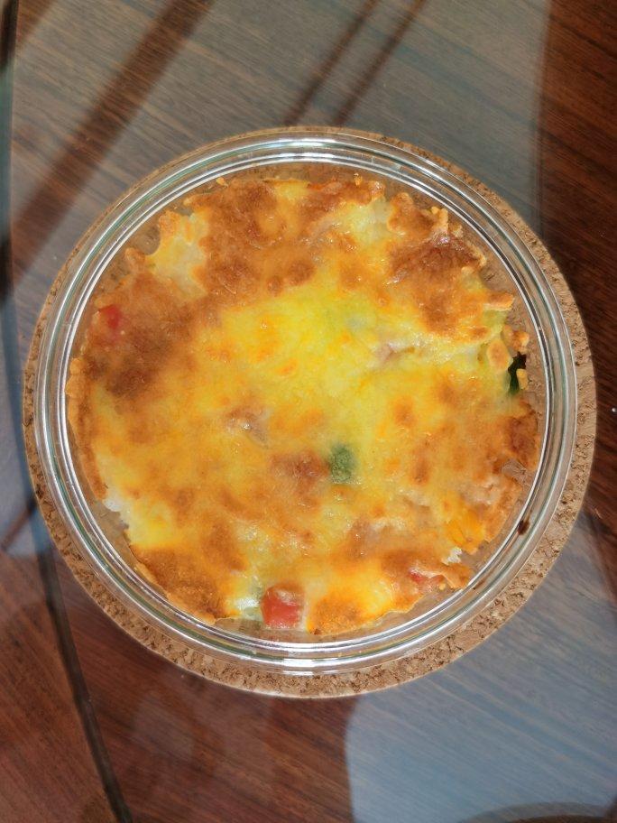 菠萝鲜虾芝士焗饭