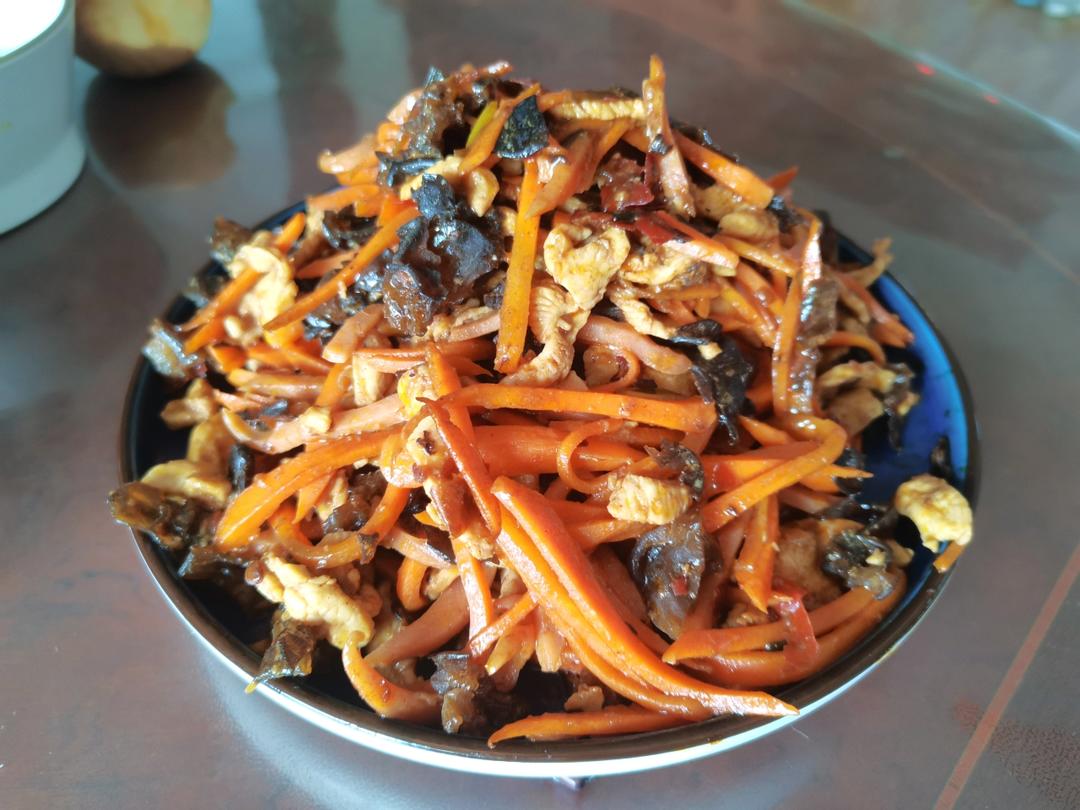 米饭🍚杀手鱼香鸡丝         （减脂期也可以吃）