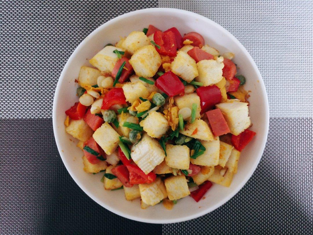 七彩馒头丁（剩馒头也有春天）