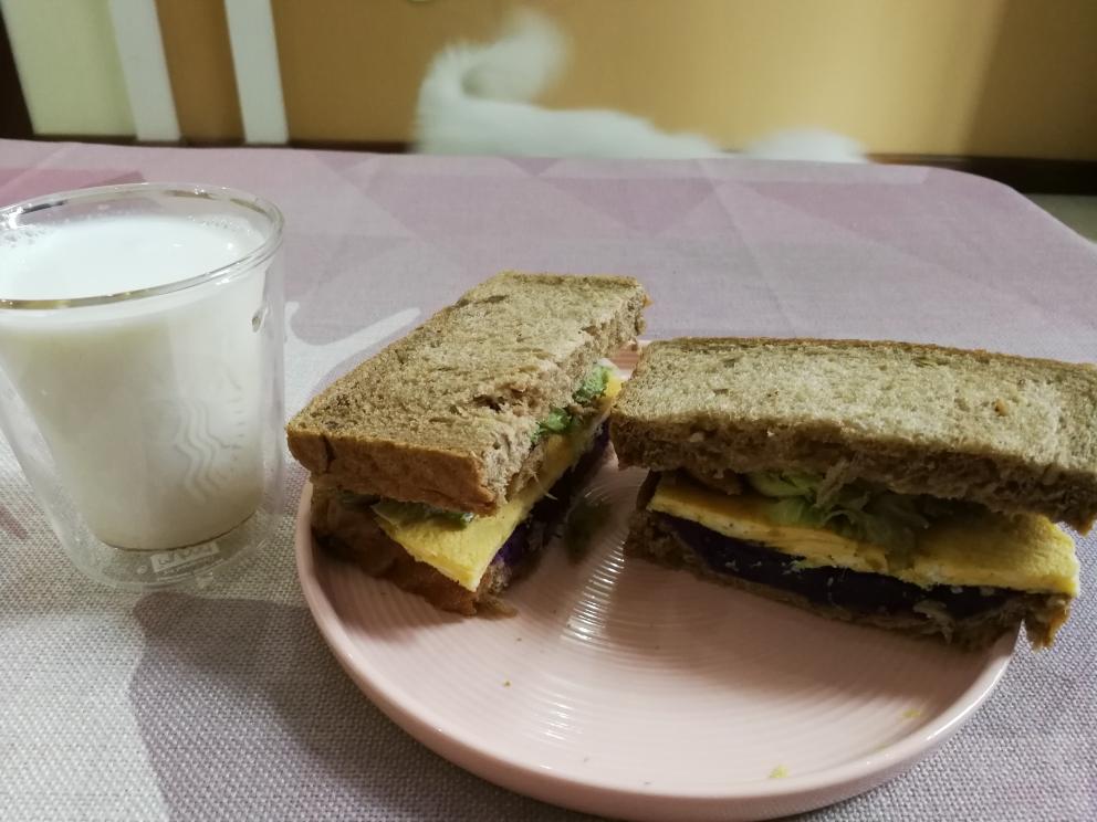 紫薯鸡蛋鸡胸肉三明治