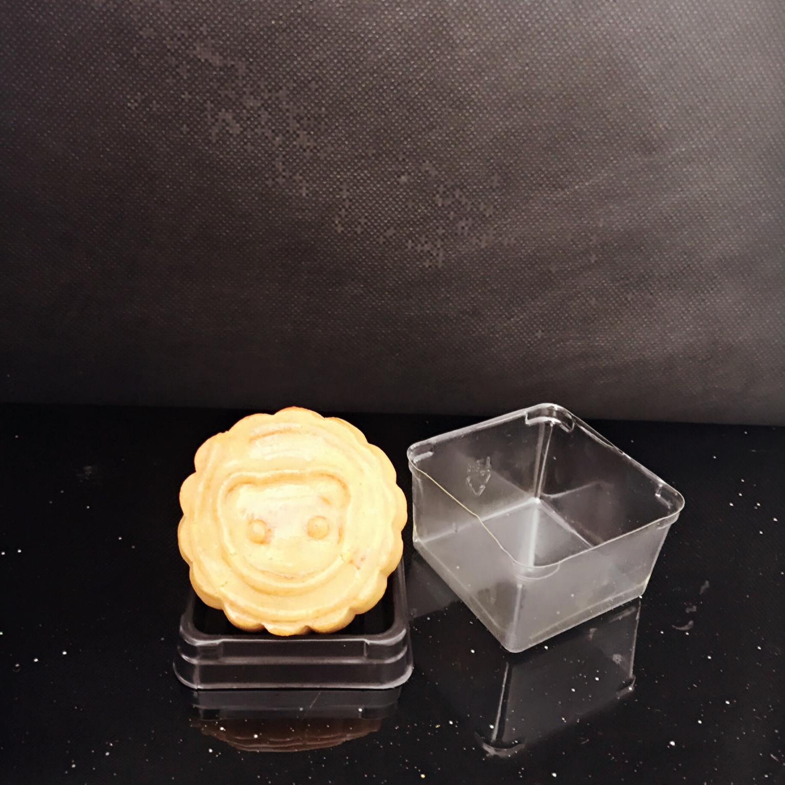 广式月饼——蛋黄莲蓉月饼