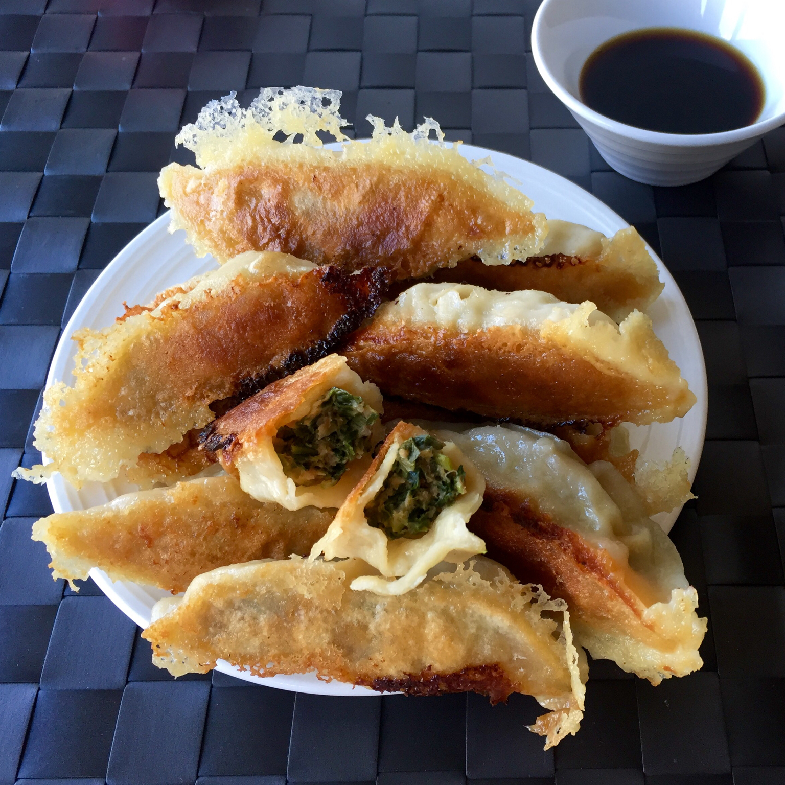 ↘彼岸☆/tp做的三鲜锅贴 fried dumplings
