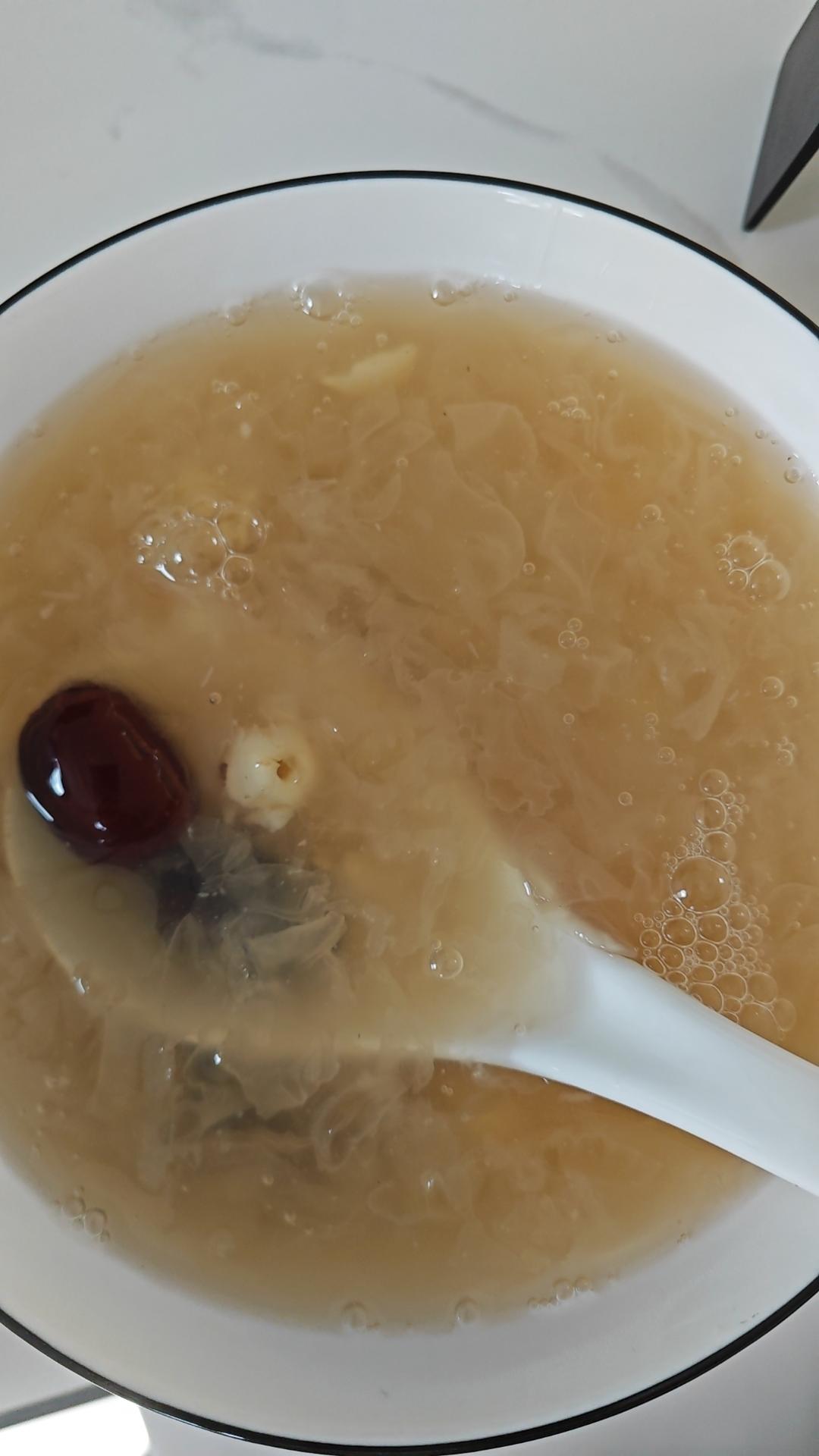 红枣银耳莲子羹（有出胶质、出胶，懒人的电压力锅版）