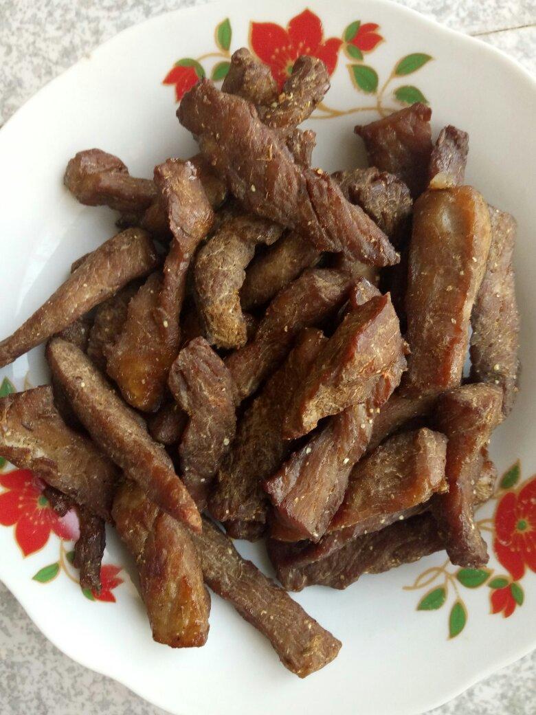 大小人的零食～猪肉干