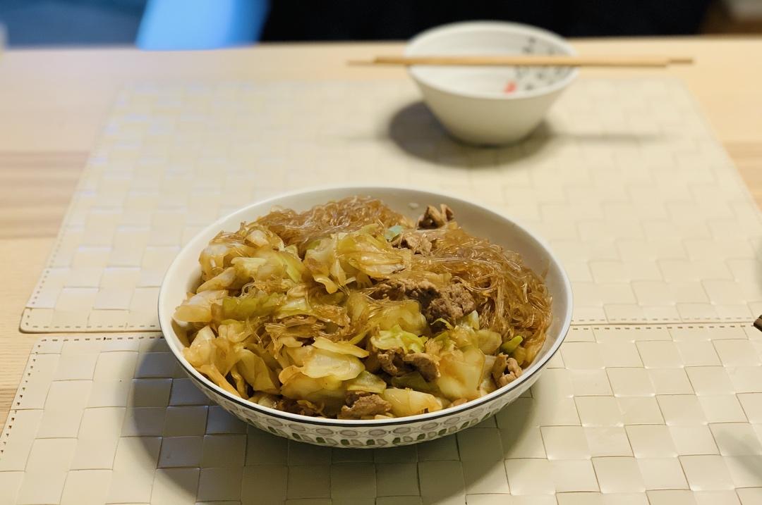 包心菜炒红薯粉丝