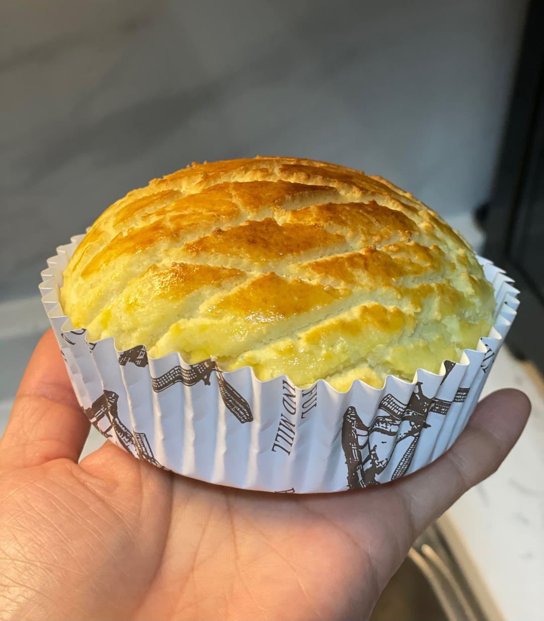 好吃到炸裂的港式菠萝包（附带制作酥皮的小视频）