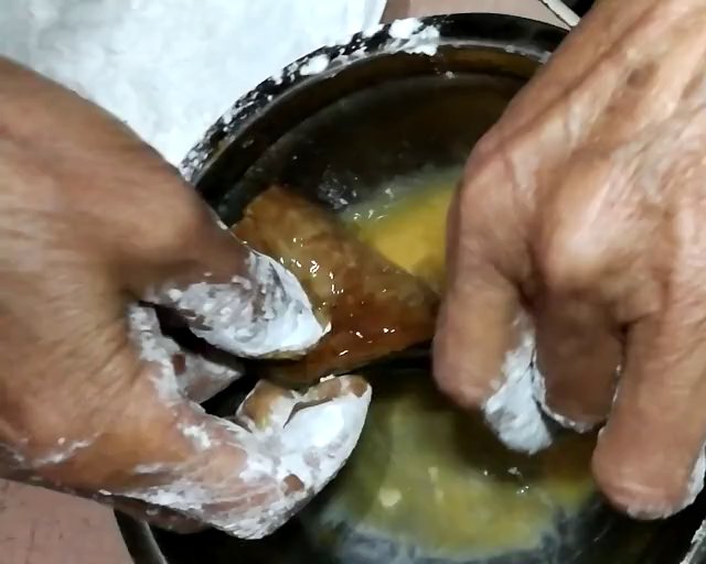 香酥鳗鱼（咸水河鳗）的做法 步骤3