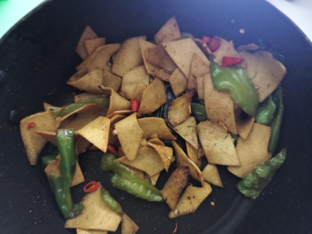 青椒炒豆皮