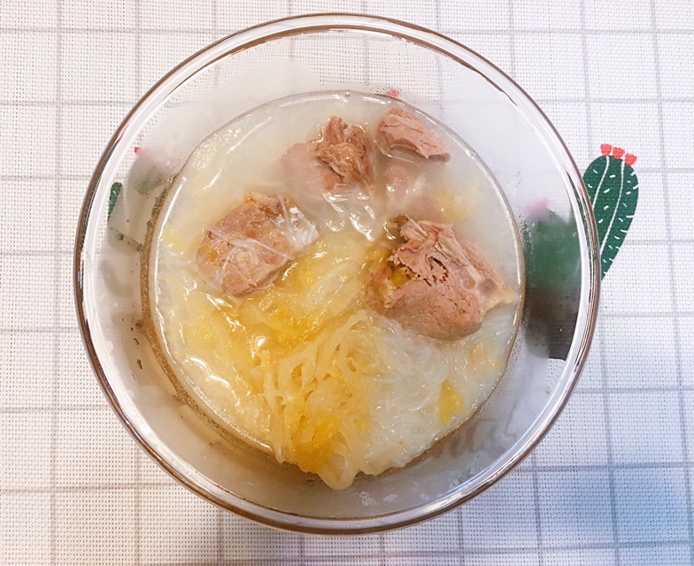 【橘子】酸菜排骨汤