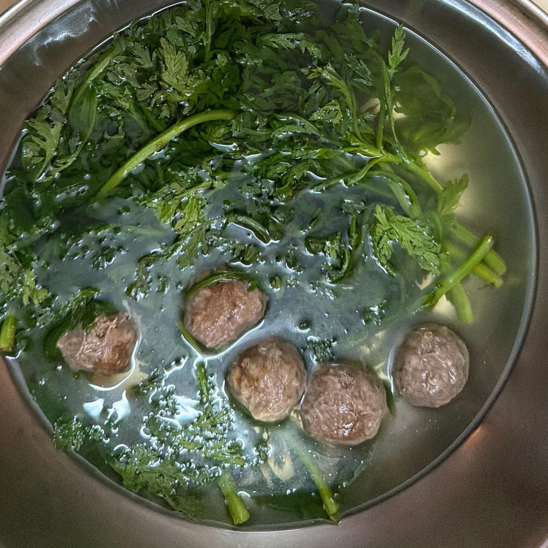 茼蒿的最佳搭配是牛