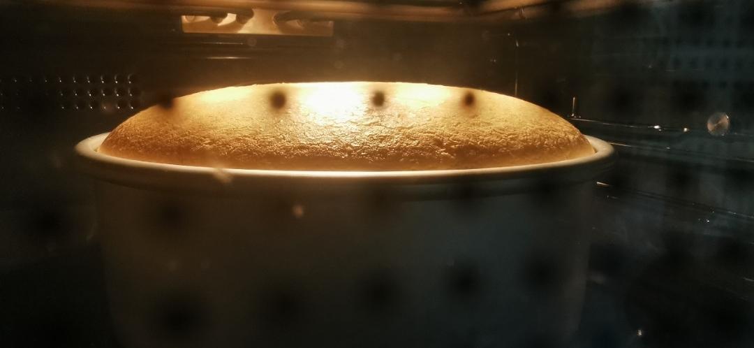 新手必成8寸生日蛋糕（详细多图干货经验分享，解决戚风蛋糕塌陷，奶油饰面涂不好，烤箱温度不好掌握等各种问题）