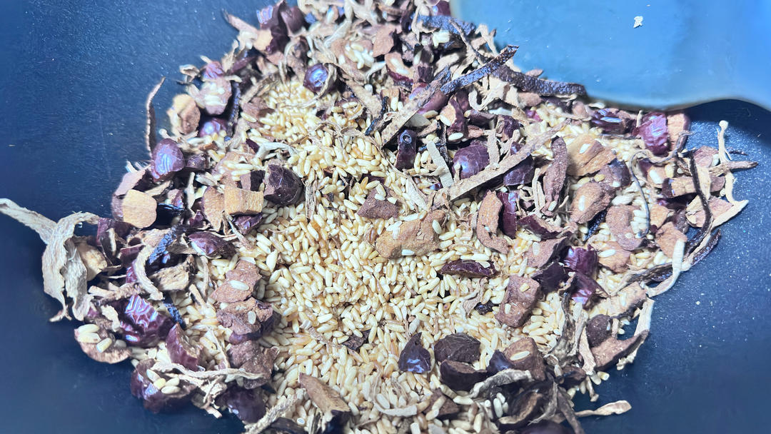 姜米红枣陈皮茶