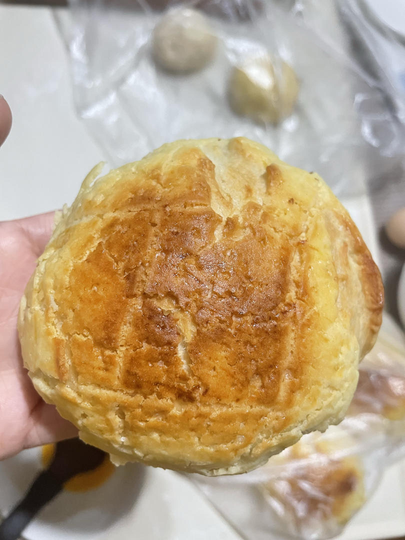 好吃到炸裂的港式菠萝包（附带制作酥皮的小视频）