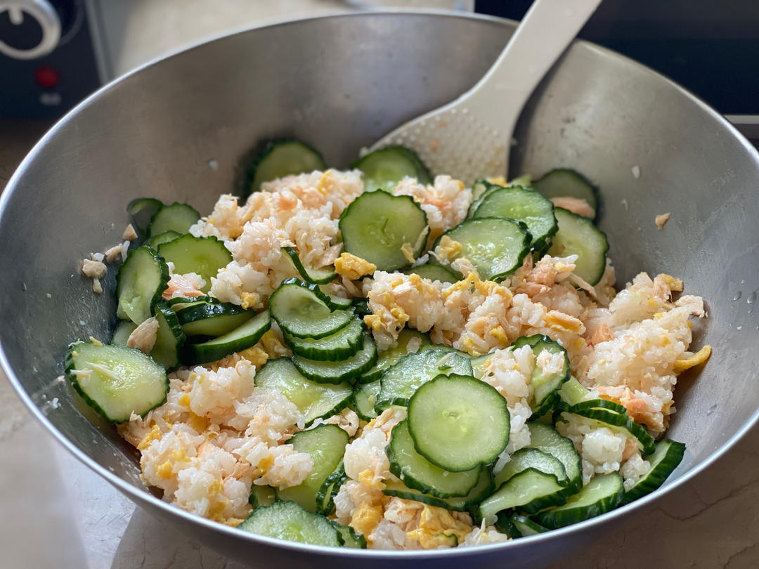 日剧美食：鲑鱼鸡蛋黄瓜寿司饭～《昨日的美食》