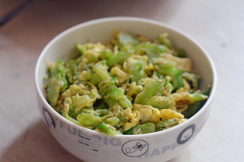 凉瓜炒蛋的做法