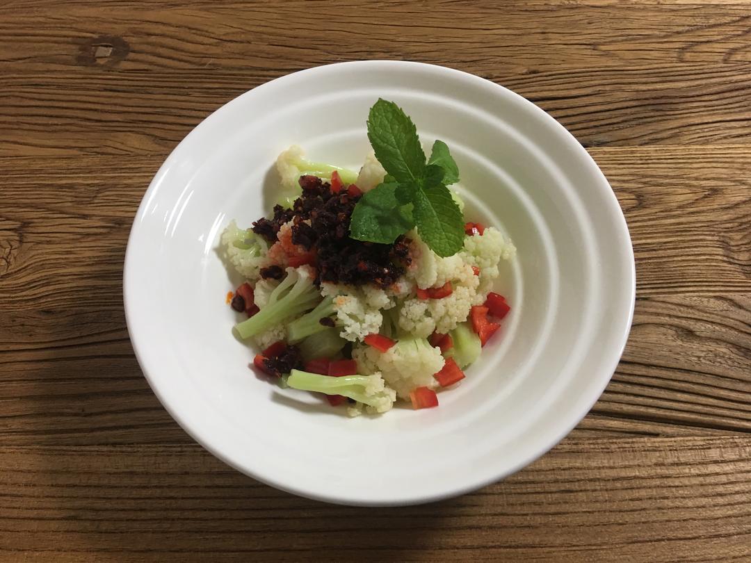 乐活教主的美食之——老干妈拌花菜的做法