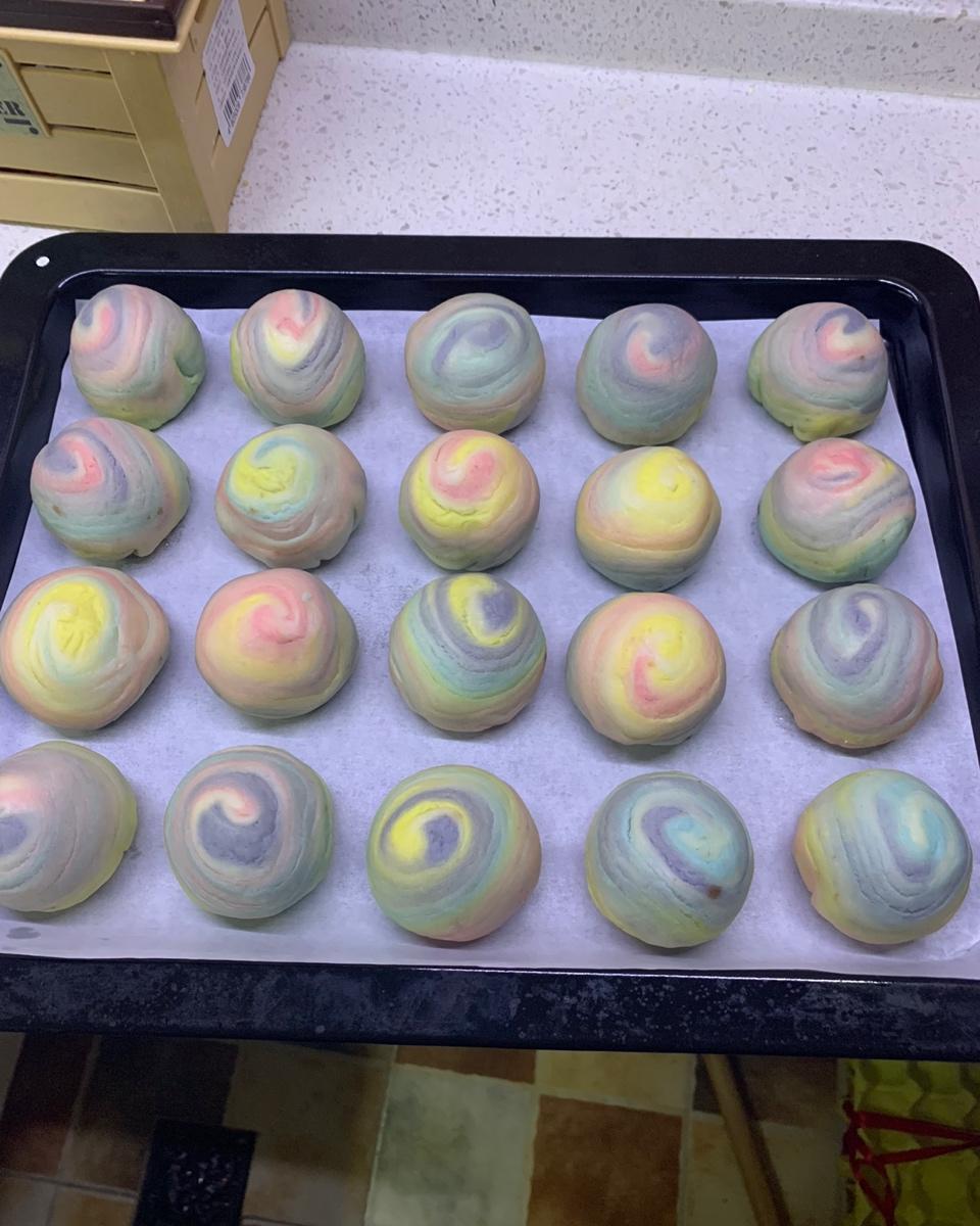 彩虹蛋黄酥（独角兽蛋黄酥）