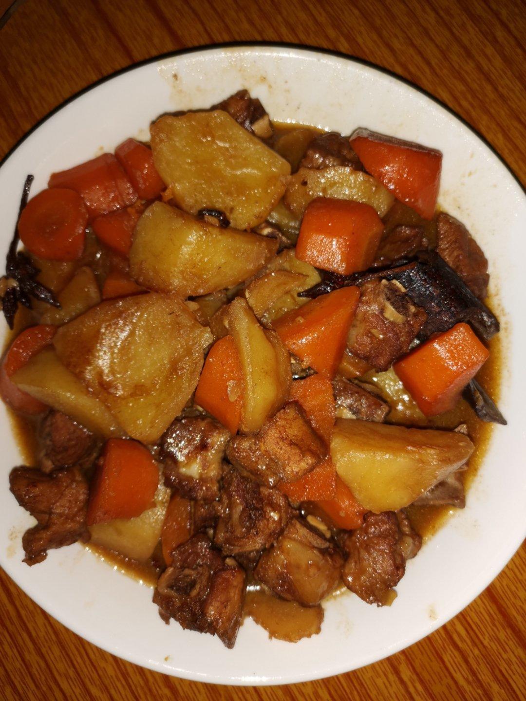 红烧排骨炖土豆