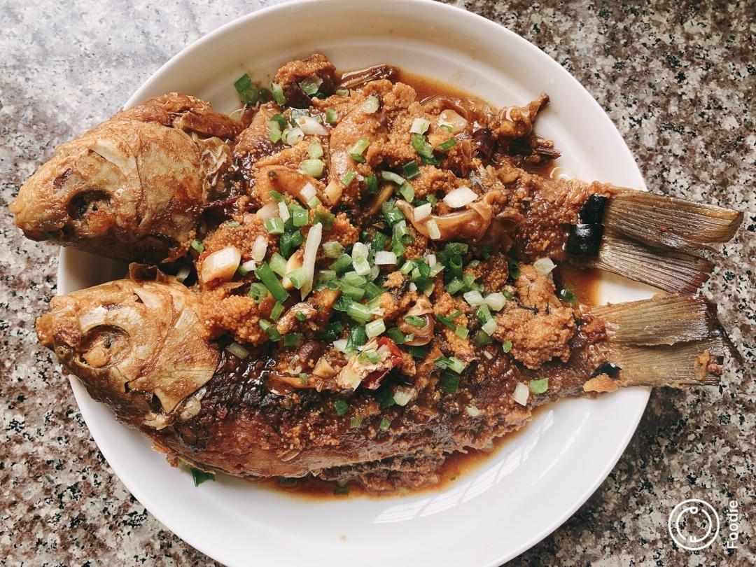 鲫鱼和黄豆酱的美丽邂逅