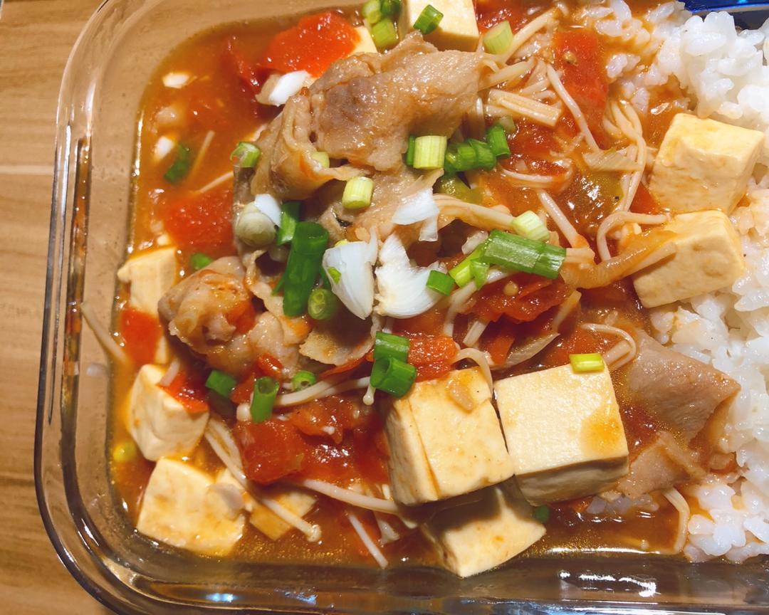 番茄豆腐金针菇肉卷汤