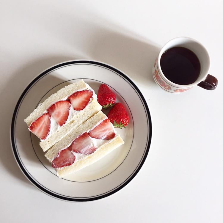 【视频】奶油草莓三明治