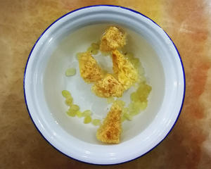 任性厨房丨椰汁桃胶皂角米羹的做法 步骤3